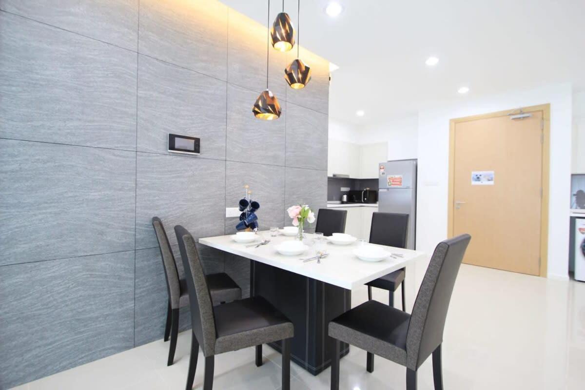 A Stylish High-Floor 2Br Suasana Suites Views Τζόχορ Μπάχρου Εξωτερικό φωτογραφία