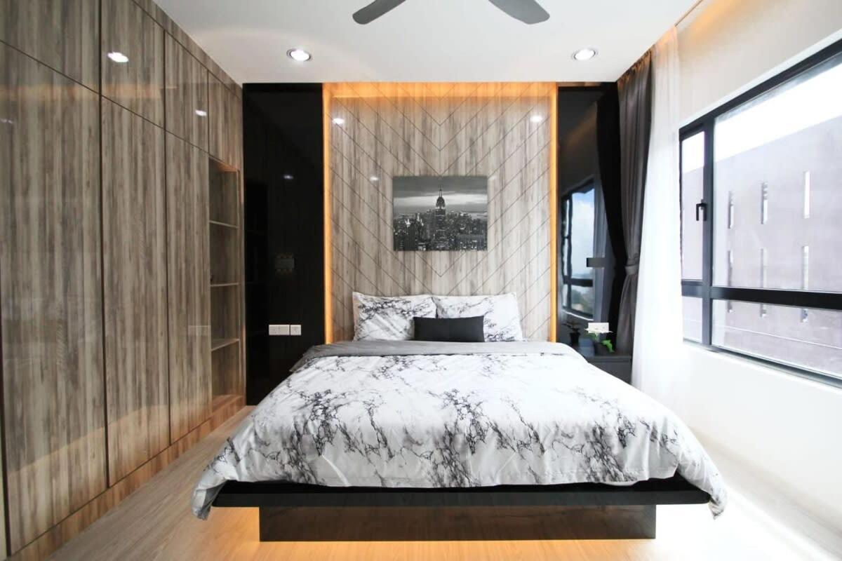 A Stylish High-Floor 2Br Suasana Suites Views Τζόχορ Μπάχρου Εξωτερικό φωτογραφία